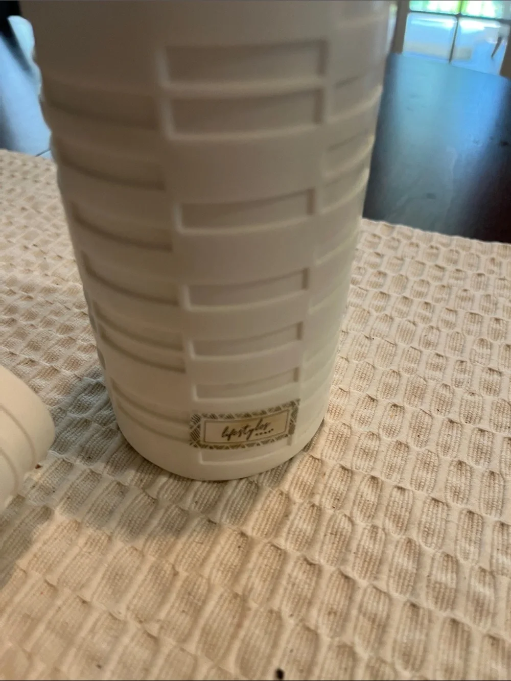 Lifestyles home￼ sleek cream
